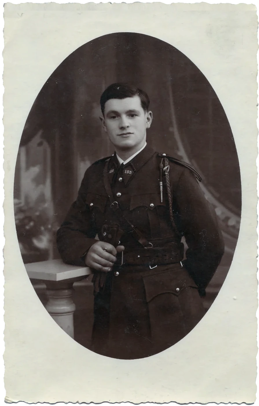 Ligne Maginot - 155° Régiment d'Artillerie de Position (RAP) (155 RAP) - Homme du 155° RAP lors de la traditionnelle pose chez le photographe