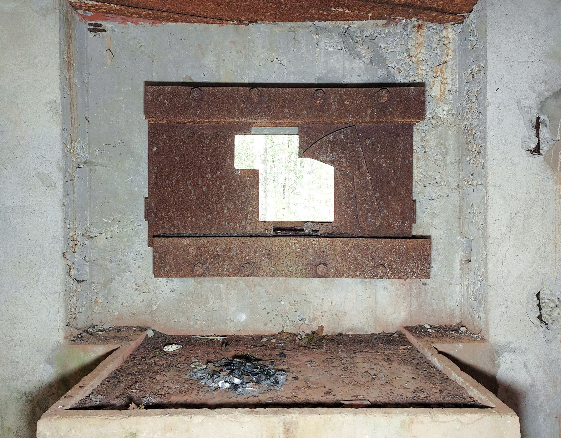 Ligne Maginot - MAIN DU PRINCE 1 - (Blockhaus pour canon) - Support du canon et créneau antichar - Gregory Fuchs