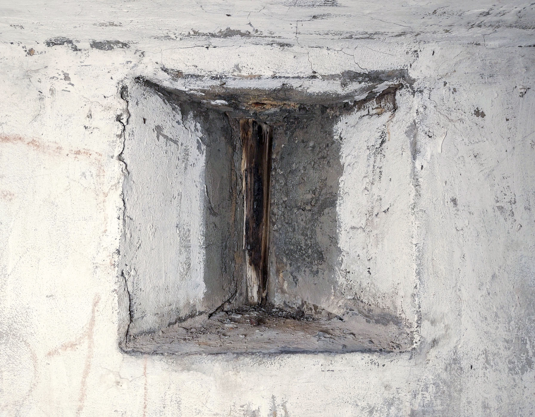 Ligne Maginot - MAIN DU PRINCE 2 - (Blockhaus pour arme infanterie) - Blockhaus mitrailleuse de droite
Niche à lampe - Gregory Fuchs