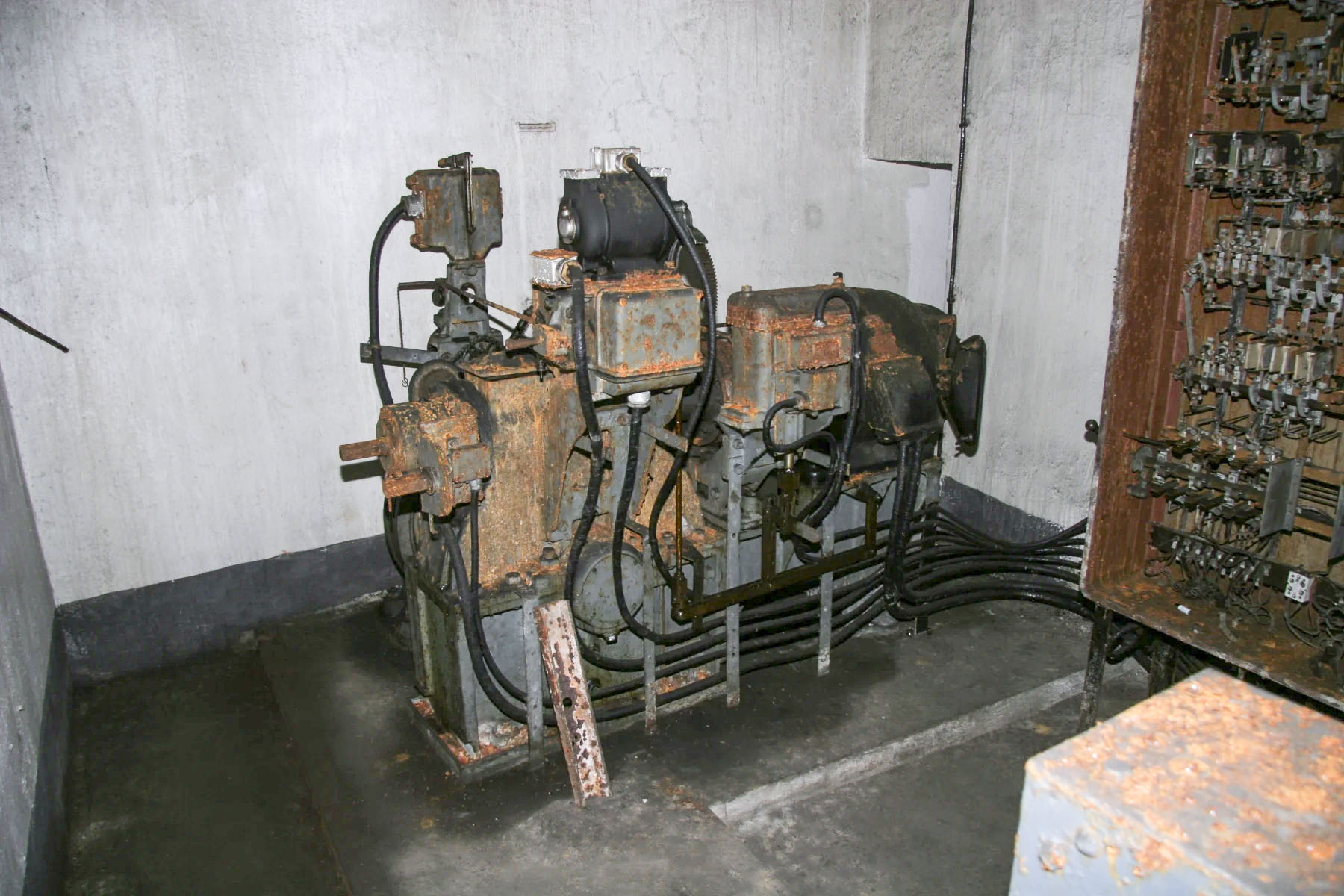 Ligne Maginot - MONTE GROSSO (MG) - E02 - (Ouvrage d'artillerie) - Machinerie du monte-charge - Luc Bourachot