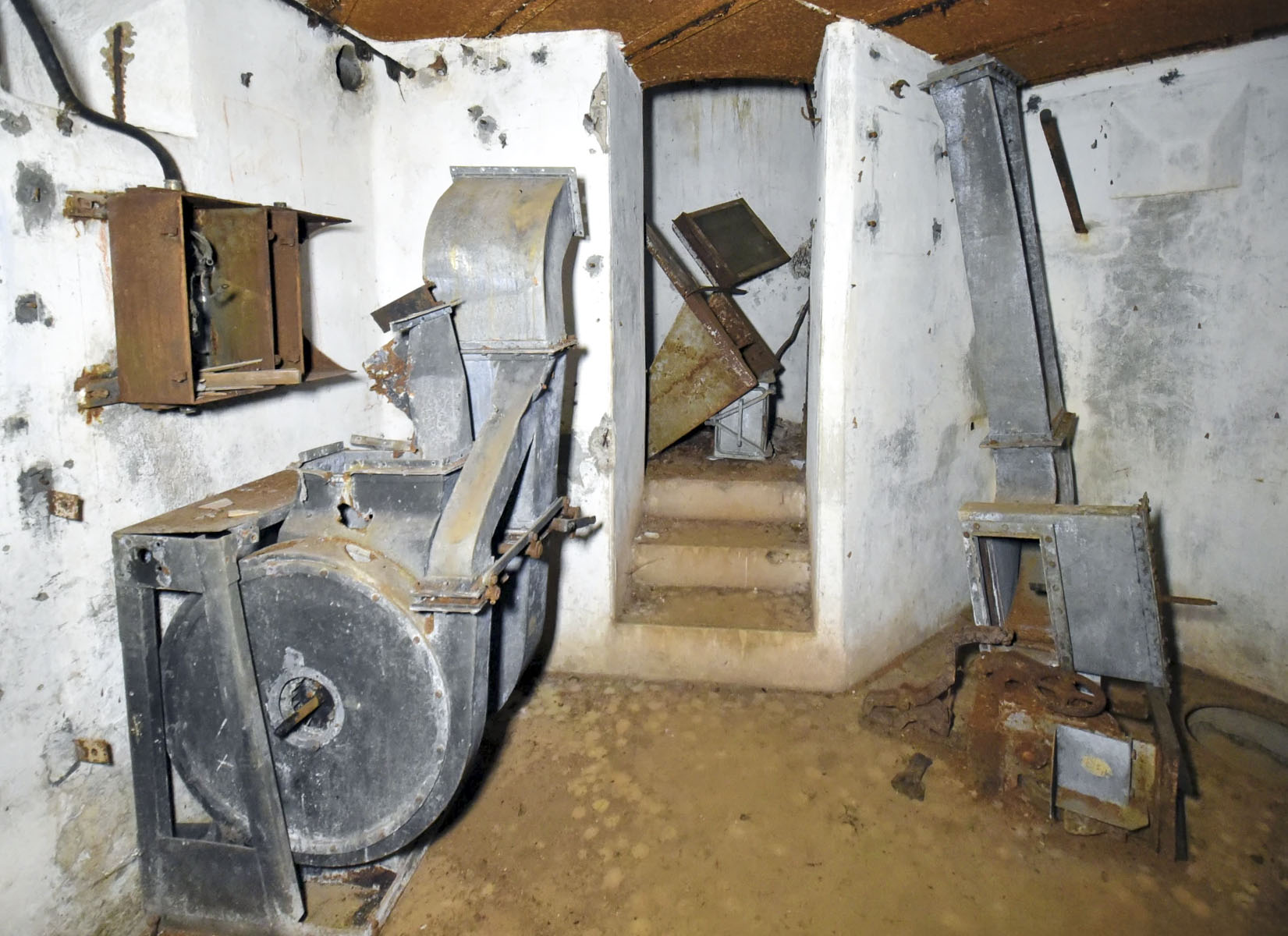 Ligne Maginot - WINECKERTHAL OUEST - (Casemate d'infanterie - Double) - Materiel de ventilation - Ludovic KNAPP