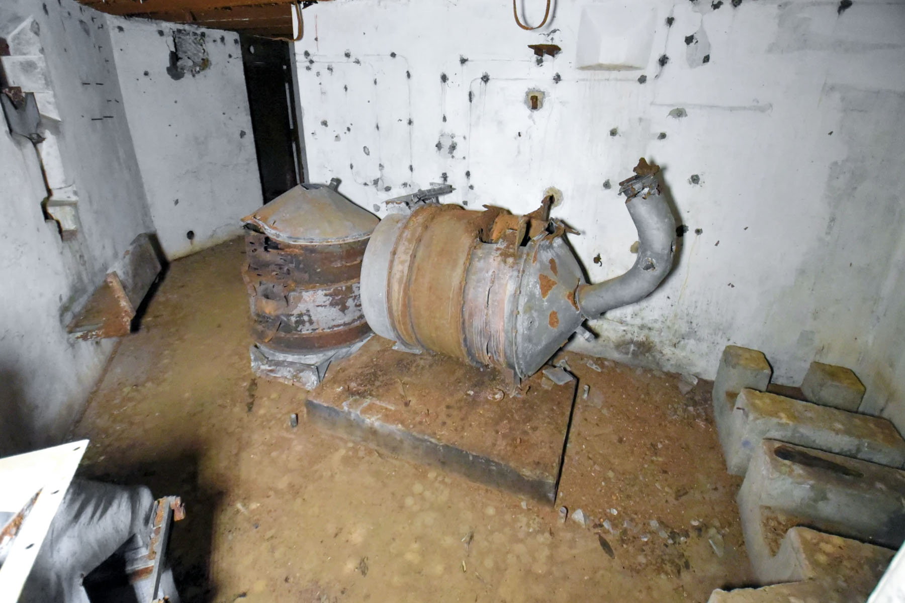 Ligne Maginot - WINECKERTHAL OUEST - (Casemate d'infanterie - Double) - Les deux filtres - Ludovic KNAPP