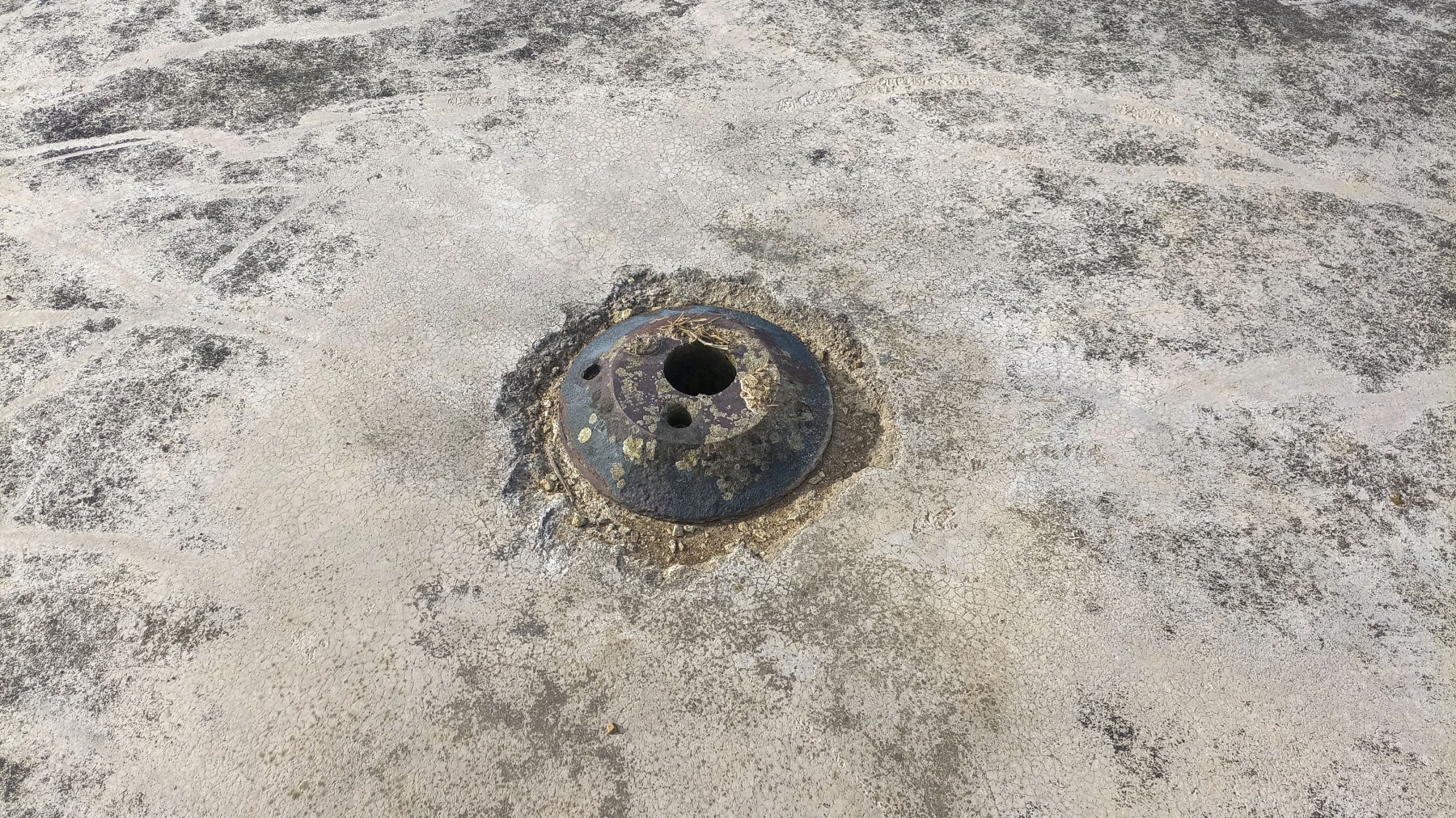 Ligne Maginot - DB42 - PETITE BONDE - (Blockhaus pour arme infanterie) - Orifice pour periscope - Marc Fossoul