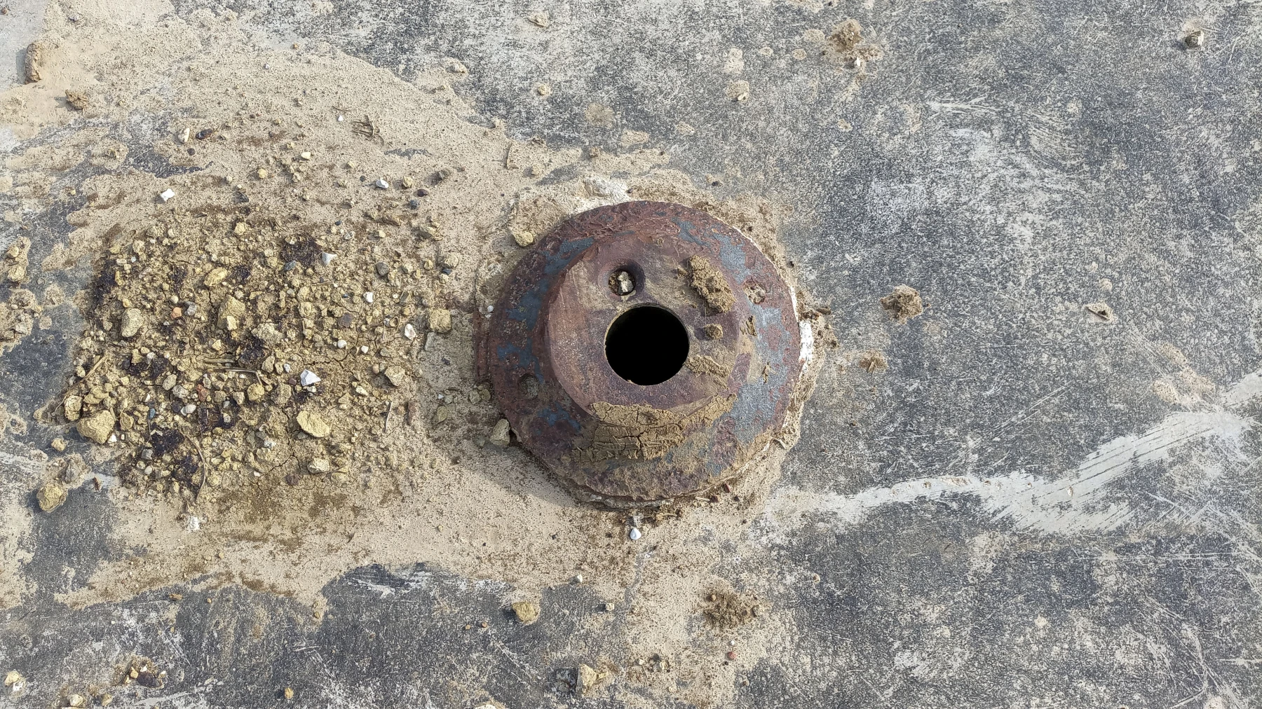 Ligne Maginot - DB42 - PETITE BONDE - (Blockhaus pour arme infanterie) - Orifice pour periscope - Marc Fossoul