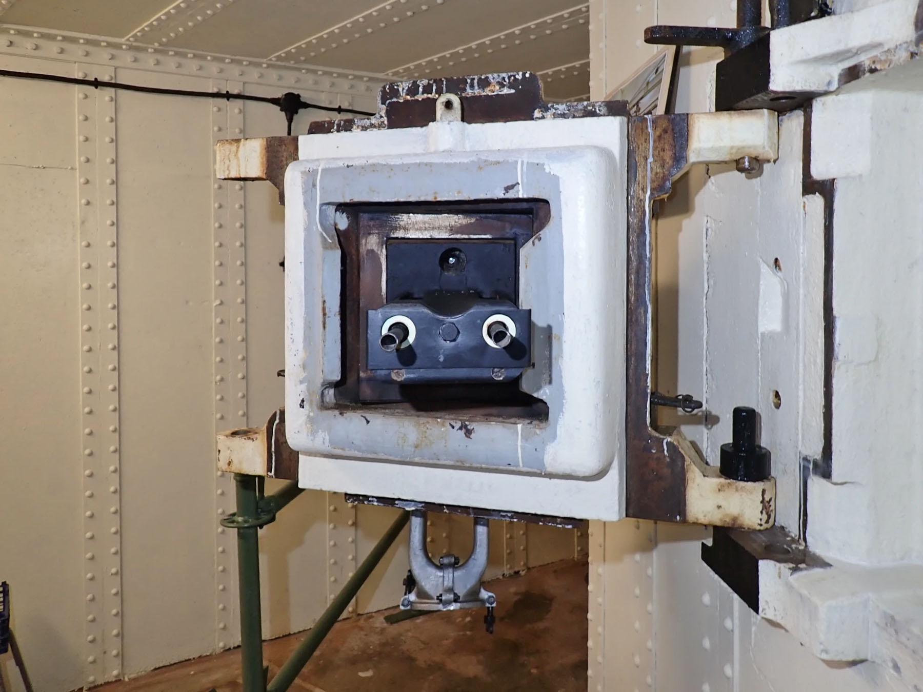 Ligne Maginot - FOUR A CHAUX - FAC - (Ouvrage d'artillerie) - Entrée des hommes
Le jumelage en retrait  - J.Luc