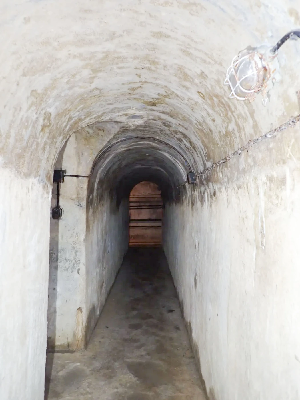 Ligne Maginot - FOUR A CHAUX - FAC - (Ouvrage d'artillerie) - La galerie de desserte des alvéoles aux artifices - Luc Jacquemin