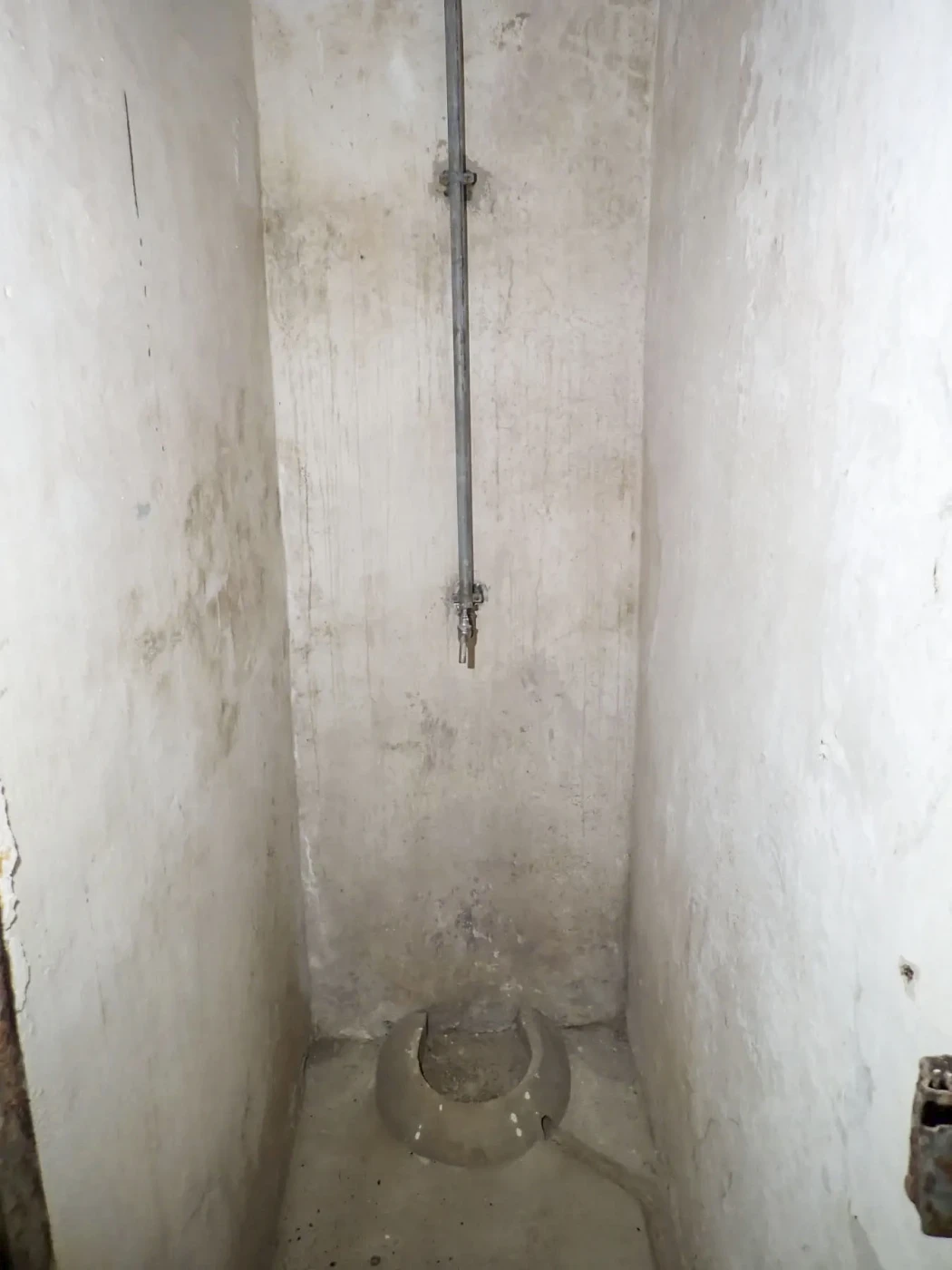 Ligne Maginot - FOUR A CHAUX - FAC - (Ouvrage d'artillerie) - Bloc sanitaire : les douches coté officiers  - J.Luc