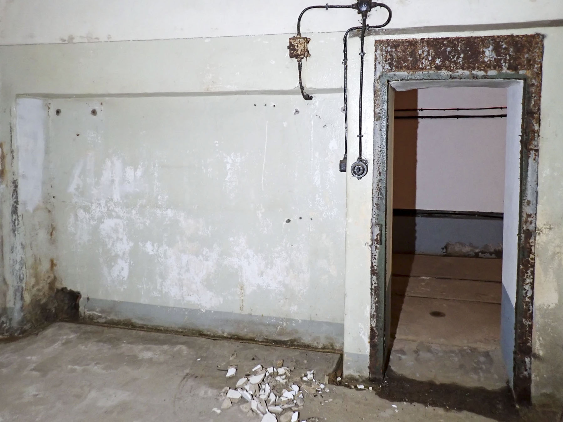 Ligne Maginot - FOUR A CHAUX - FAC - (Ouvrage d'artillerie) - Local vide sans porte N° 48  - J.Luc