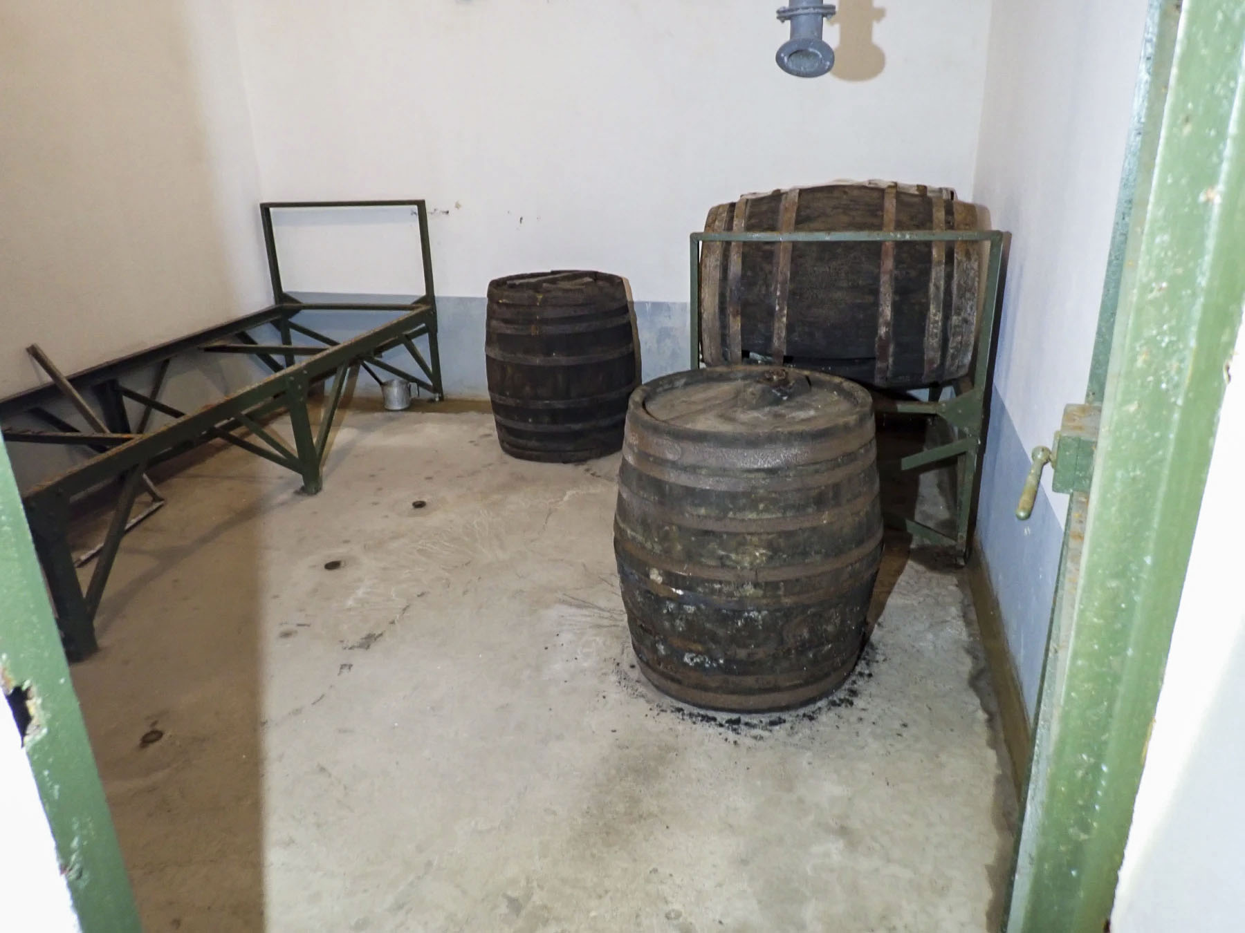 Ligne Maginot - FOUR A CHAUX - FAC - (Ouvrage d'artillerie) - Cave a vins - J.Luc