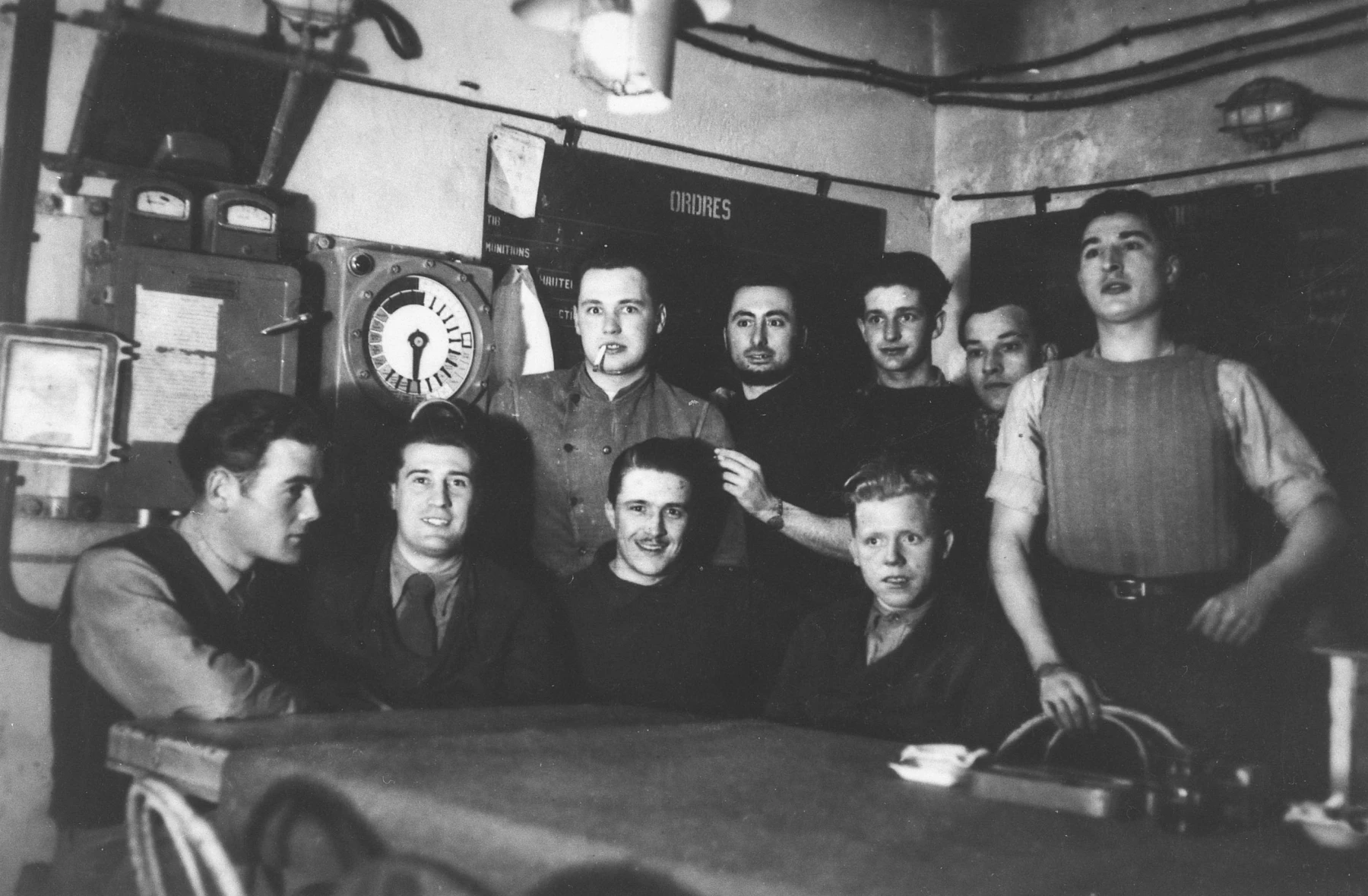 Ligne Maginot - SCHOENENBOURG - (Ouvrage d'artillerie) - Bloc 4, le personnel du PC
Avril 1940 - Inconnu