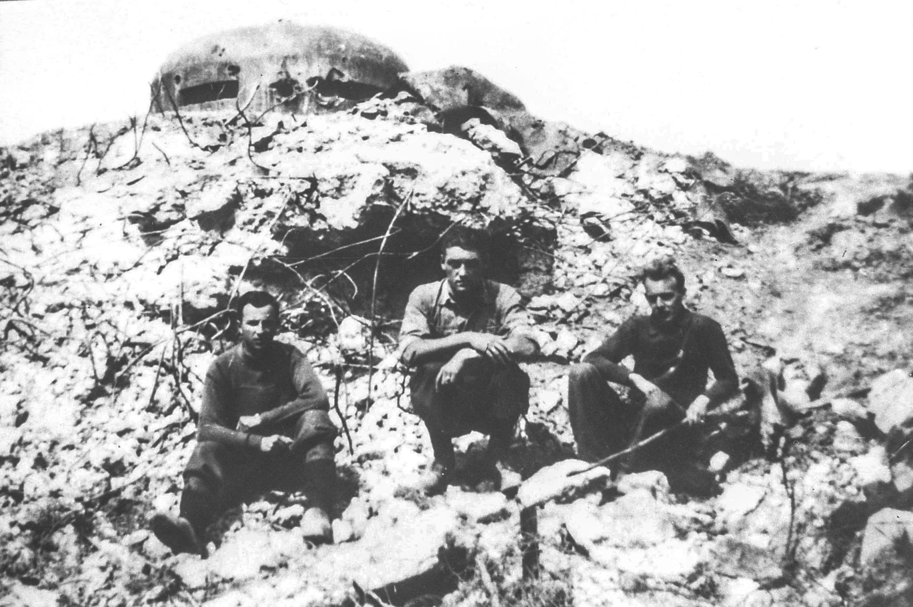Ligne Maginot - BOIS DE HOFFEN EST - O3 - (Casemate d'infanterie - Simple) - Vue de la casemate début juillet 1940 - Inconnu