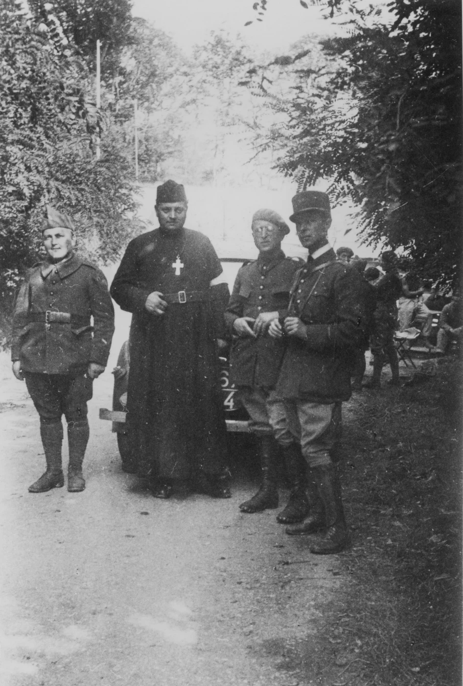 Ligne Maginot - BOUSSE - A24 - (Ouvrage d'infanterie) - Sgt Obry, Abbé Chéry (aumonier du secteur), Cne Wolff, SLt Simoens - Inconnu