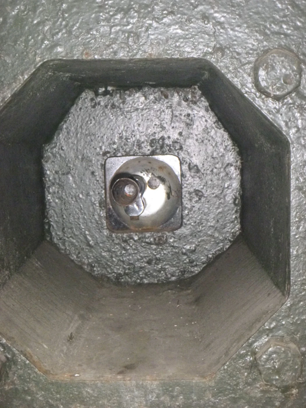 Ligne Maginot - FOUR A CHAUX - FAC - (Ouvrage d'artillerie) - Entrée de la caserne
Poste de défense FM - J.Luc