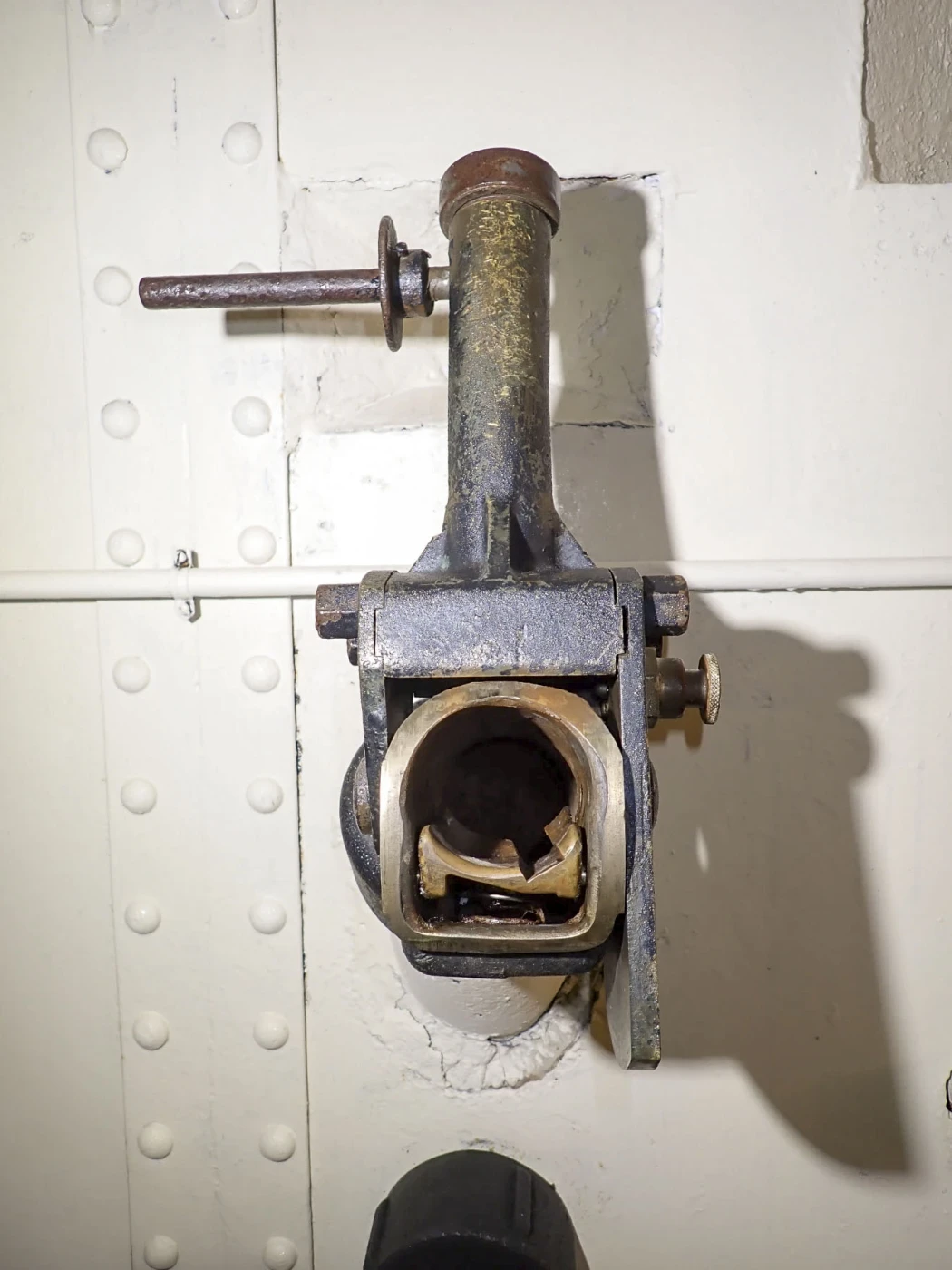 Ligne Maginot - FOUR A CHAUX - FAC - (Ouvrage d'artillerie) - Entrée des hommes
Lance grenade  - J.Luc