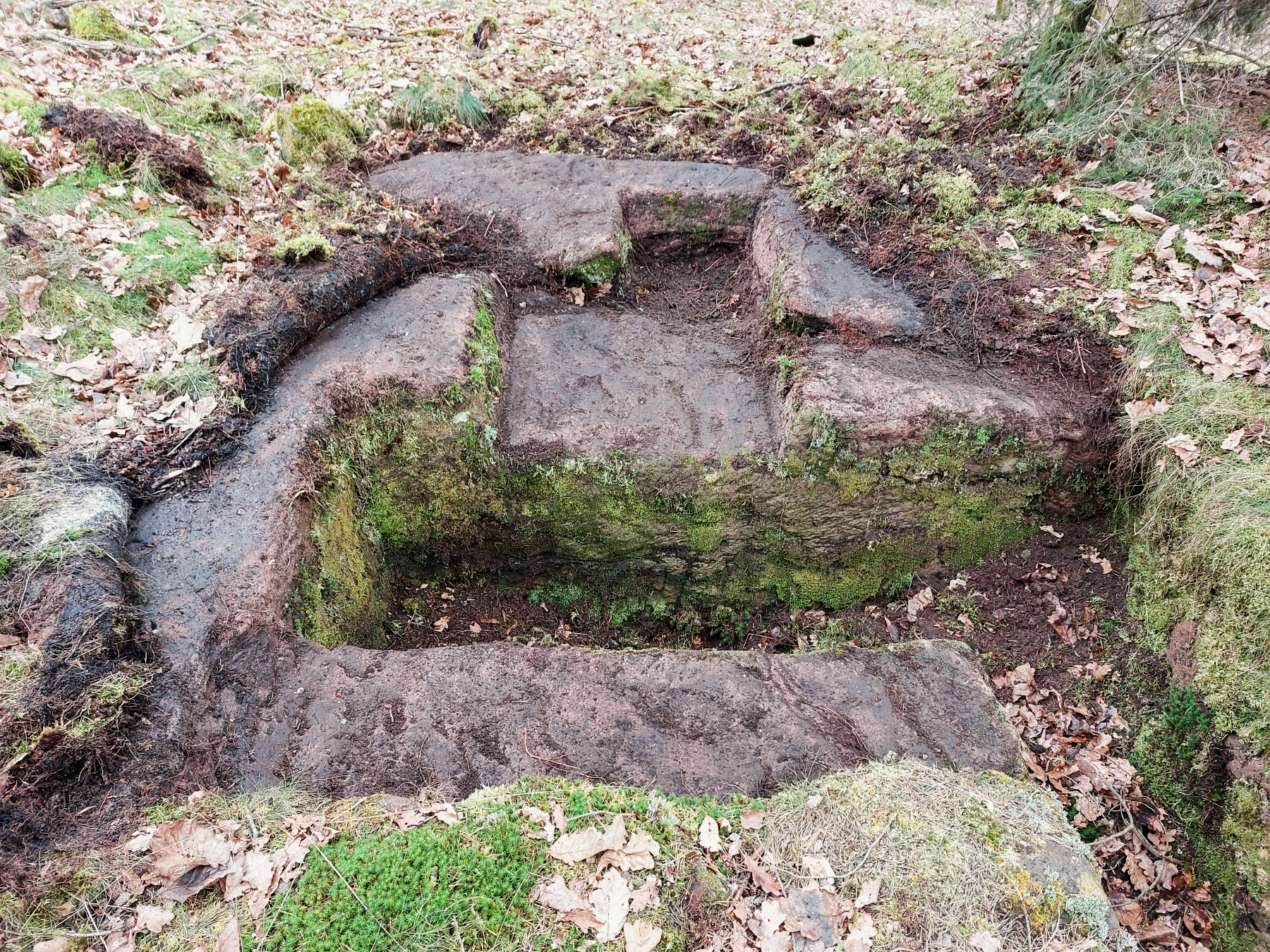 Ligne Maginot - ERBSENTHAL - (Cuve pour arme d'infanterie) - La cuve pour FM taillée dans le grès - Gregory Fuchs