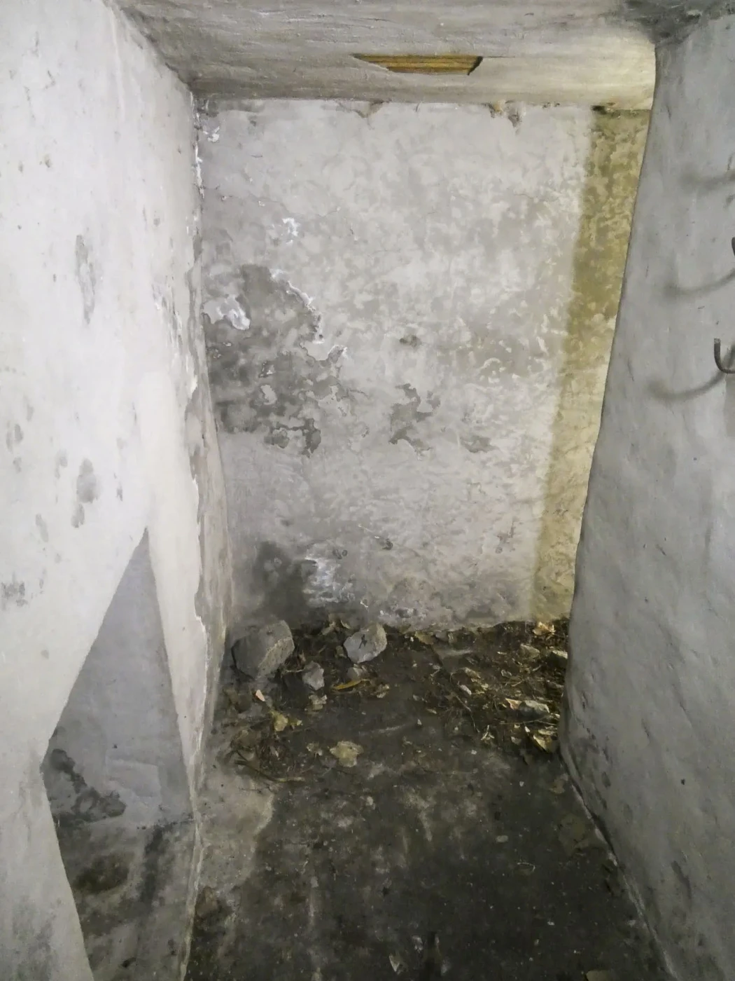 Ligne Maginot - VALABRES - (Blockhaus pour arme infanterie) - Entrée en chicane. - ELLENA Daniel - CUNY Philippe