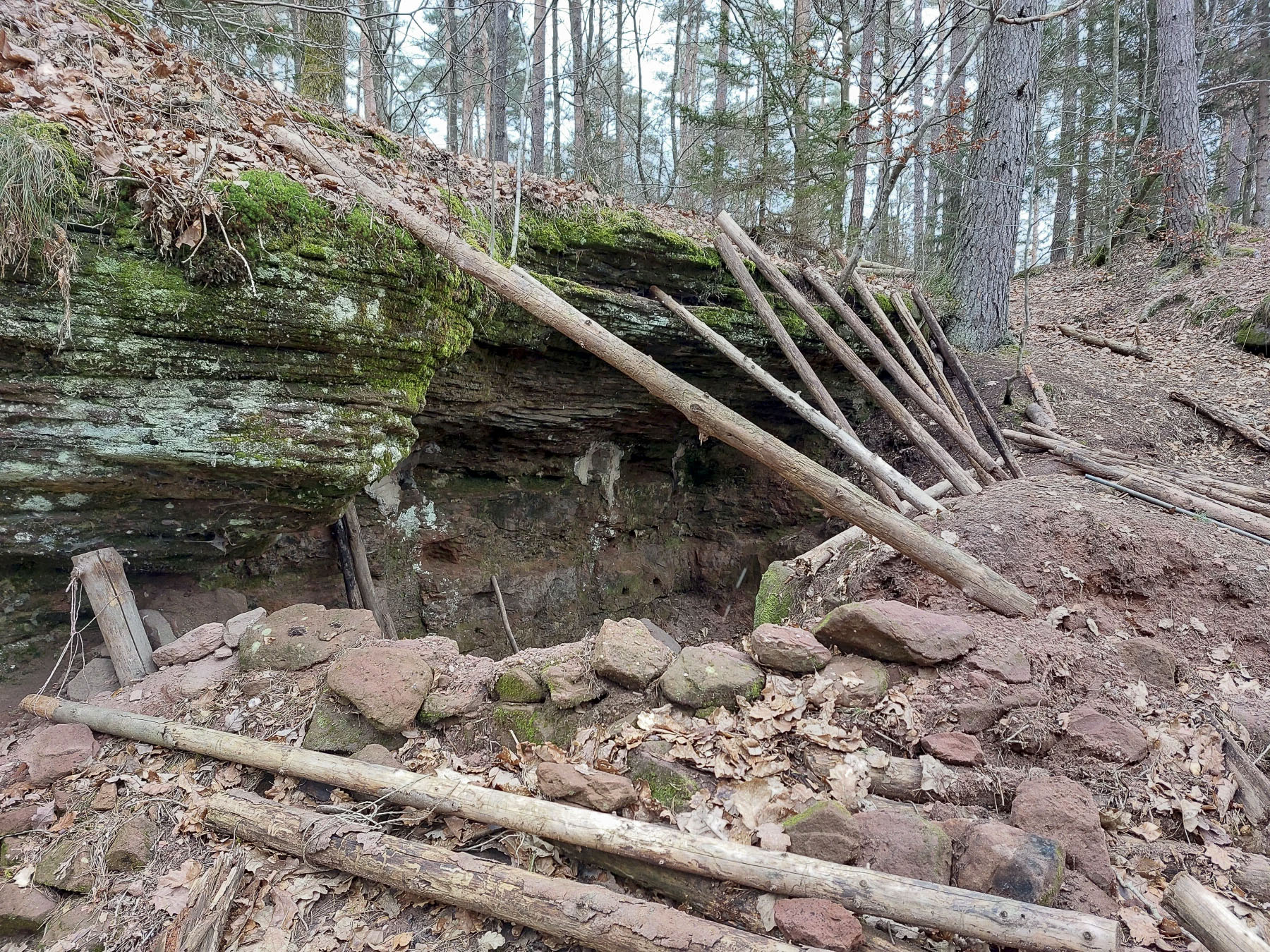 Ligne Maginot - BUCKELHANS - (PC) - Abri sous roche en cours de reconstitution - Gregory Fuchs