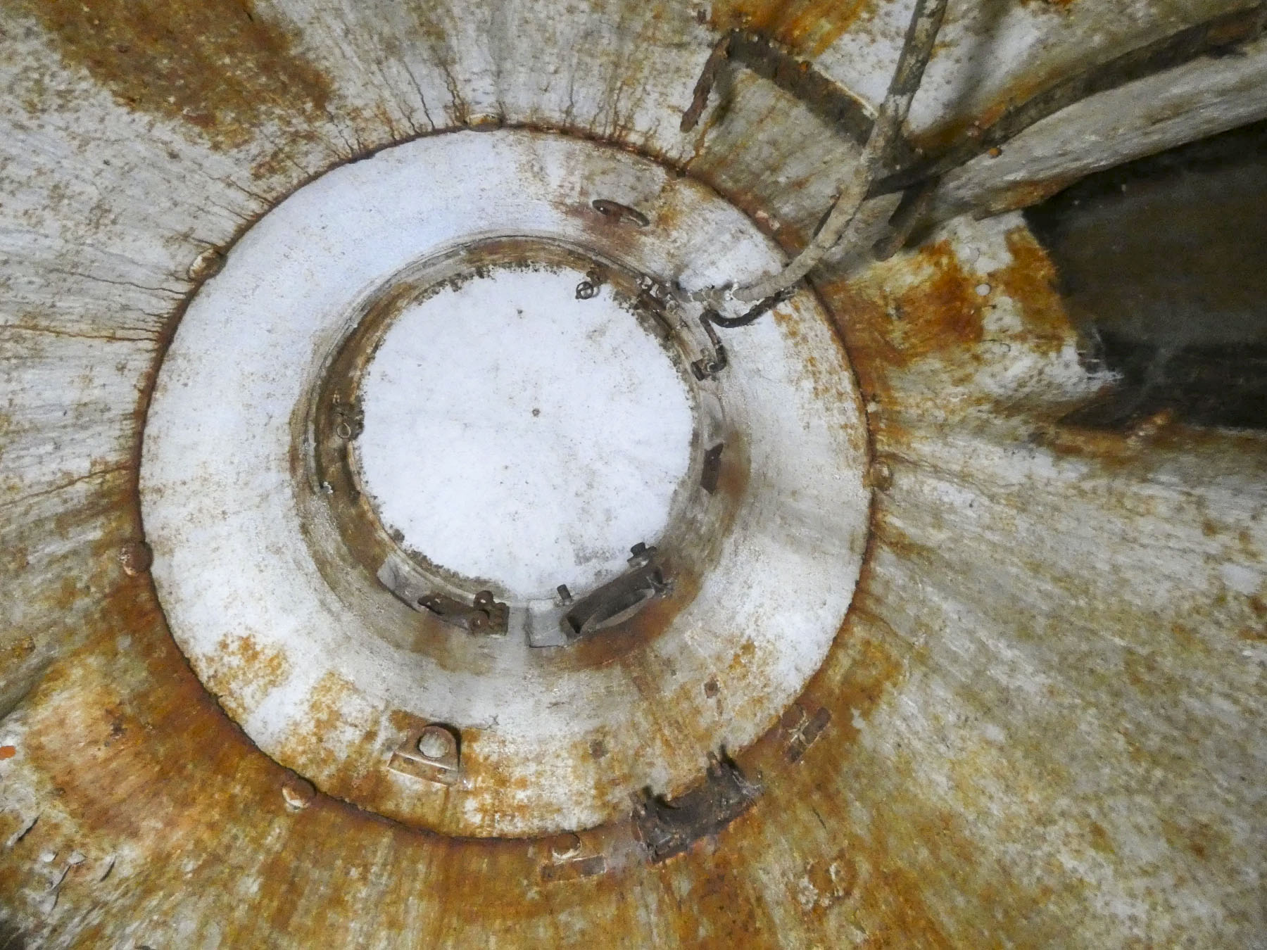 Ligne Maginot - RAMSTEIN OUEST - (Casemate d'infanterie - Simple) - L'intérieur de la cloche JM. - STENGER Mathieu