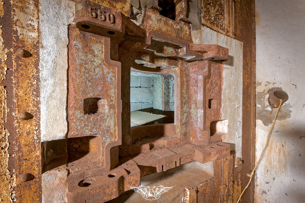 Ligne Maginot - LE CHESNOIS - CHENOIS - (Ouvrage d'artillerie) - Entrée mixte
Un créneau de façade - Thierry Caland