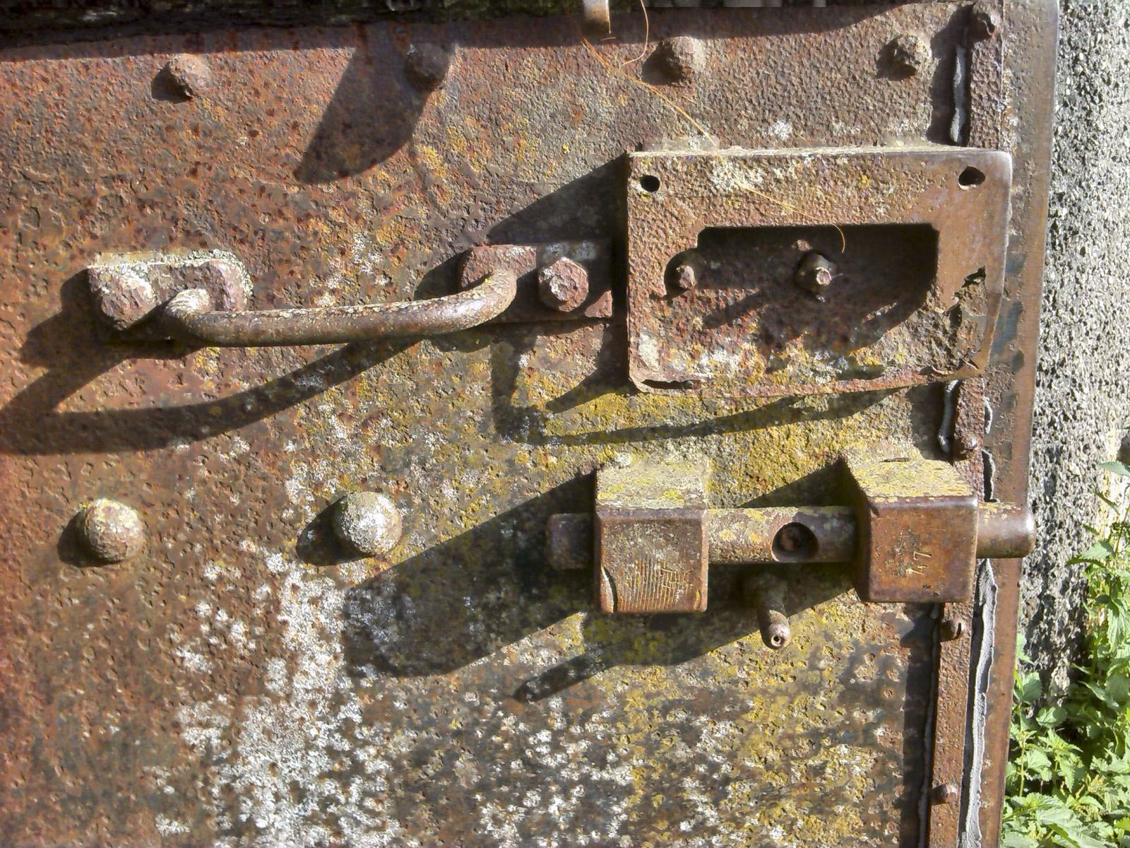 Ligne Maginot - B312 - ANSTAING - (Blockhaus pour canon) - La porte d'entrée
Détail  - Christian MOIGNEZ