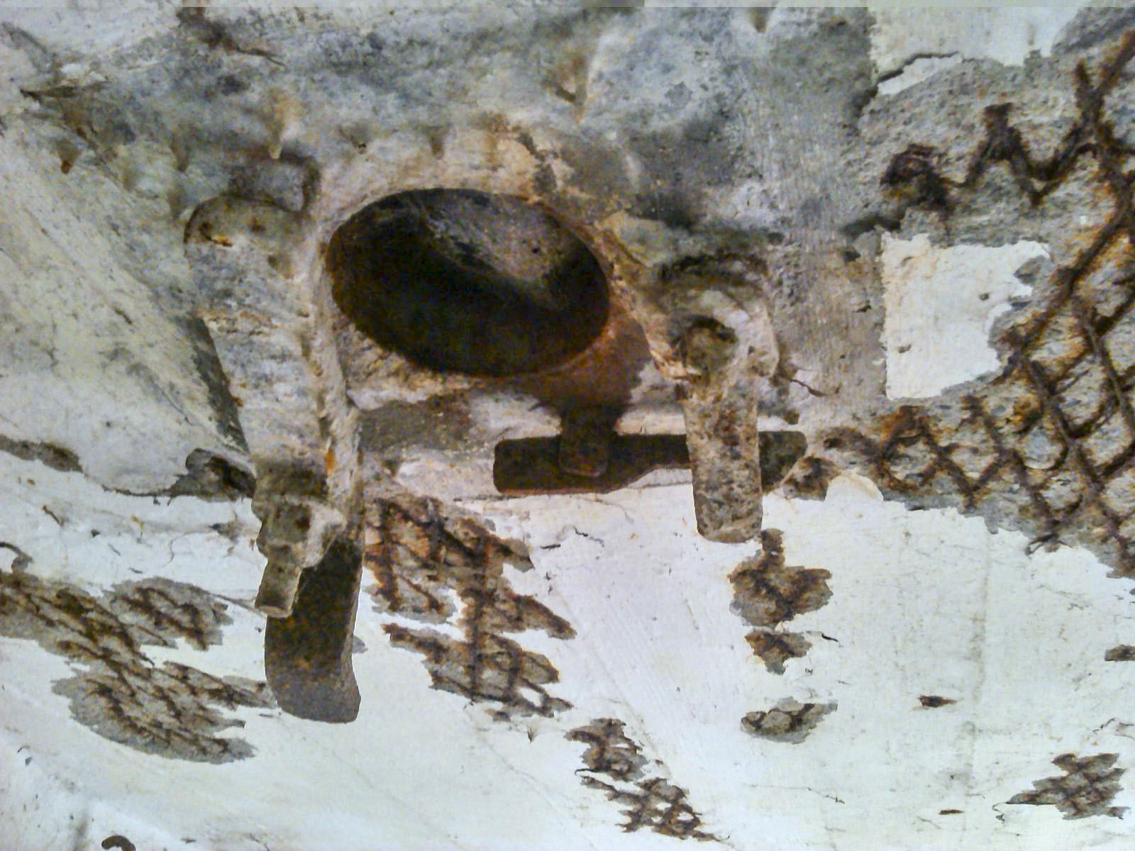 Ligne Maginot - B312 - ANSTAING - (Blockhaus pour canon) - L'orifice du periscope - Christian MOIGNEZ