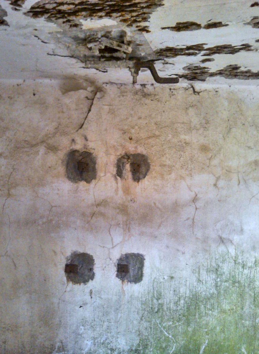 Ligne Maginot - B312 - ANSTAING - (Blockhaus pour canon) - Ce qu'il reste du montage du periscope - Christian MOIGNEZ